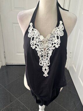 Kenneth Cole Reaction Black White Lace Halter One Piece Swimsuit M